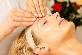 Facial: GLASS SKIN Red Carpet Glow